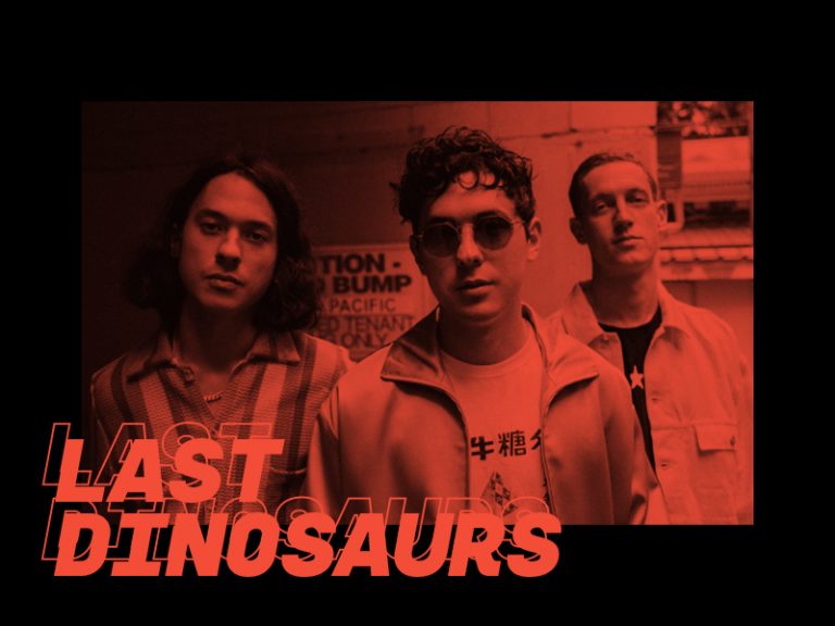 Last Dinosaurs presenta ‘Flying’ versión en español