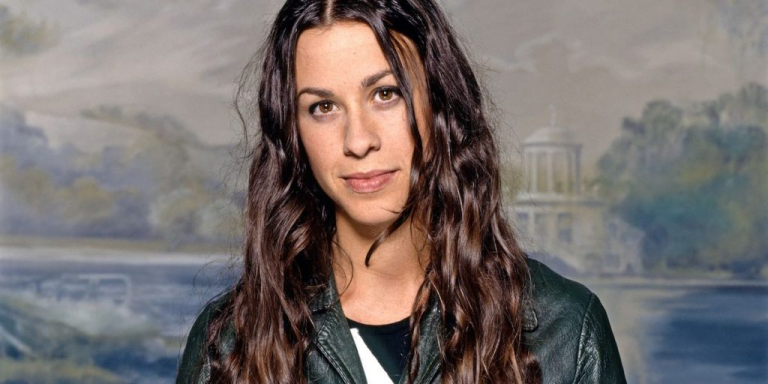 Alanis Morissette se prepara para conquistar el Tecate Emblema 2025 con su poderosa voz y legado noventero