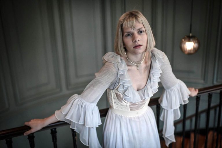 Aurora: auténtica, profunda y lista para encantar al público mexicano