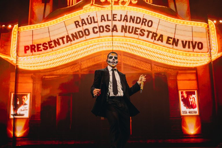 RAUW ALEJANDRO CONVIERTE AL PALACIO DE LOS DEPORTES EN EL EPICENTRO DEL POP LATINO