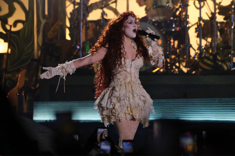 Chappell Roan enciende el segundo día del Corona Capital con una presentación electrizante