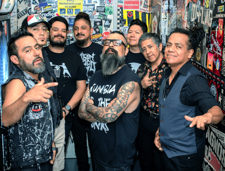 Panteón Rococó ajusta su gira tras complicación de salud de su vocalista Dr. Shenka