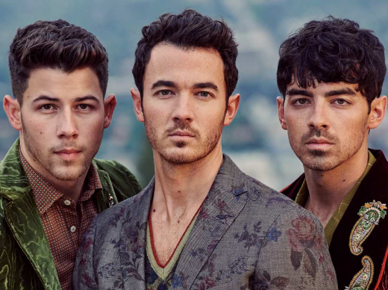 Jonas Brothers desatan la nostalgia y la euforia en el Tecate Emblema 2026